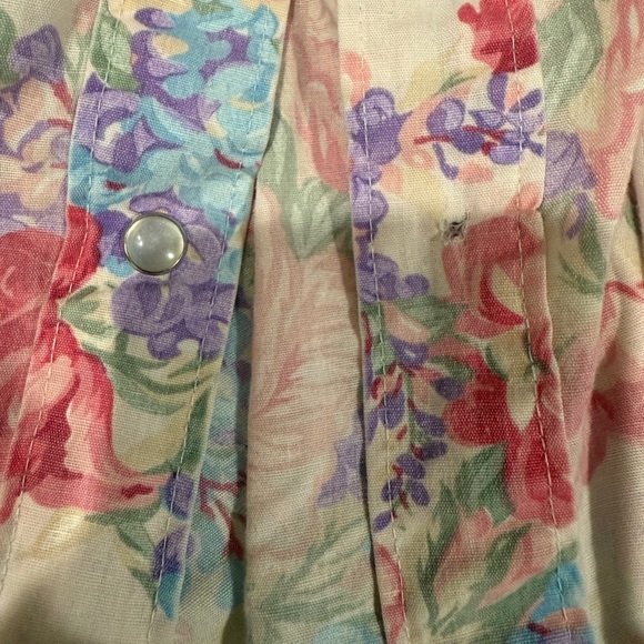 Vintage Heiress Floral Pearl Snap Button-Up Nightgown w pockets Gauzy & Soft - Picture 6 of 6